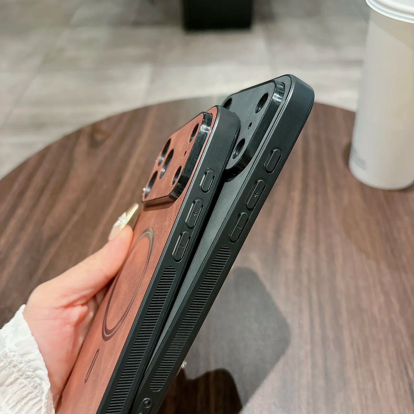 MAGNETIC LEATHER CASE FOR IPHONE 17 SERIES