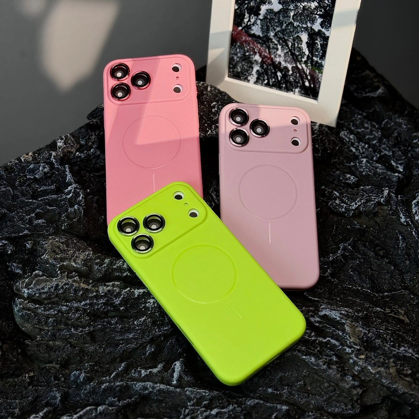 MAGNETIC MAGSAFE CASE FOR IPHONE 17 SERIES