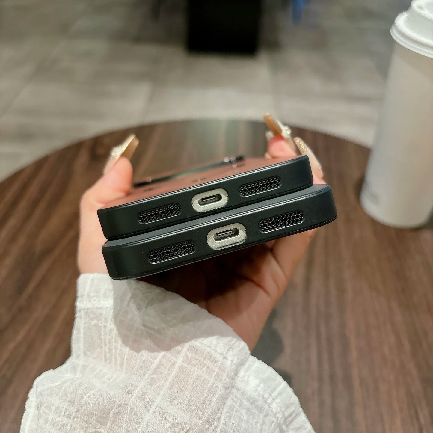 MAGNETIC LEATHER CASE FOR IPHONE 17 SERIES